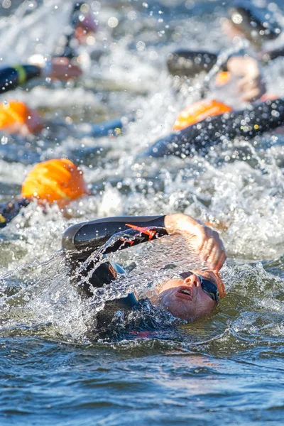 Chaotic start of one of the amateur fields in the swimming at IT — Stok fotoğraf