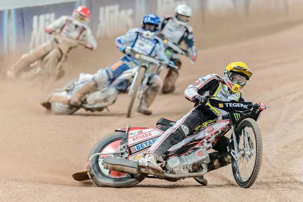 Maciej Janowski from Poland leading the heat at the TEGERA Stock — Stockfoto