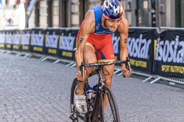 Mariefred pastoral küçük kasaba Gripsholm kalede kalın duvara pencereden