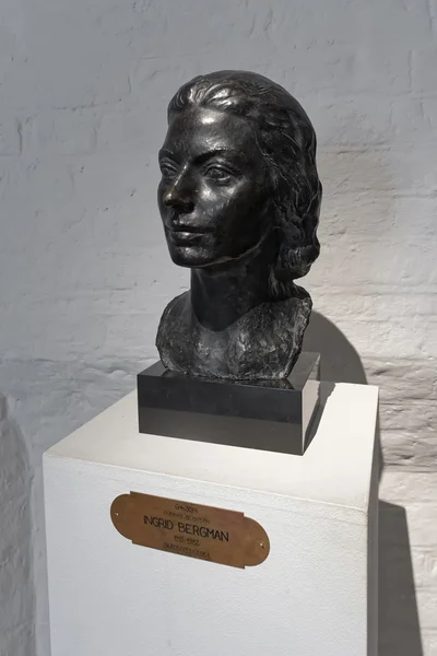 Bust of Ingrid Bergman at the Gripsholm castle in the idyllic sm — Stockfoto