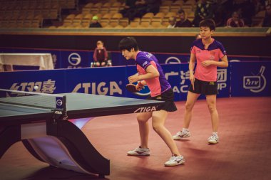 Ye, Yihan (SIN) ve Meng (CHI) arasındaki son karşılaşma)