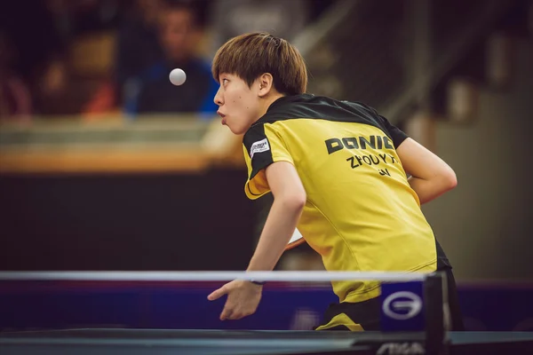 Final partido en doble entre Ye, Yihan (SIN) y Meng, Zi (CHI ) —  Fotos de Stock