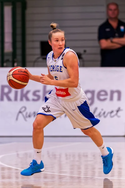 Frida Eldebrink no jogo Women European Basketball Qualifier — Fotografia de Stock