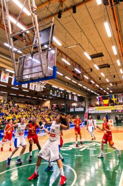 İspanya, İsveç ve İspanya arasında kadınlar Avrupa Basketbol niteleyici oyunda saldıran