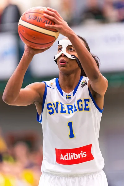 Penelty shot by Farhiya Abdi  in the Women European Basketball Q — Fotografia de Stock