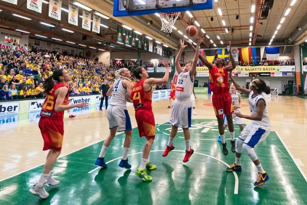 Juego en gran angular en el European Basketball Qualifi Femenino — Foto de Stock