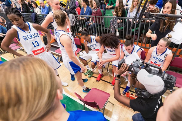 Tiempo de espera sueco en el Calificador Europeo de Baloncesto Femenino juego — Foto de Stock