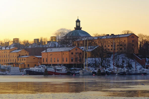 Skeppsholmen durante uma manhã adiantada no inverno com neve . — Fotografia de Stock