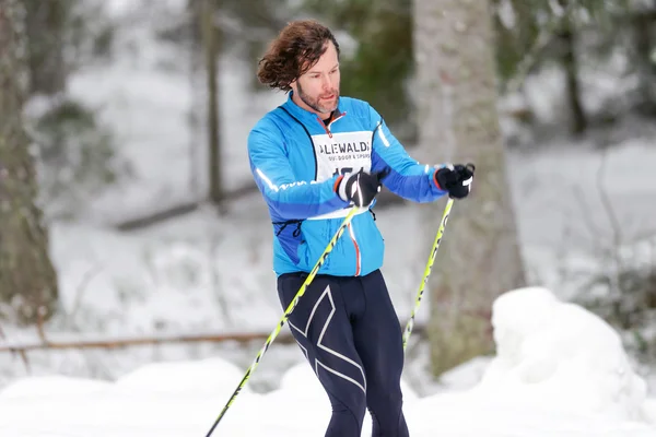 Close-up van een mannelijke ski loper op de gebeurtenis Ski Marathon — Stockfoto