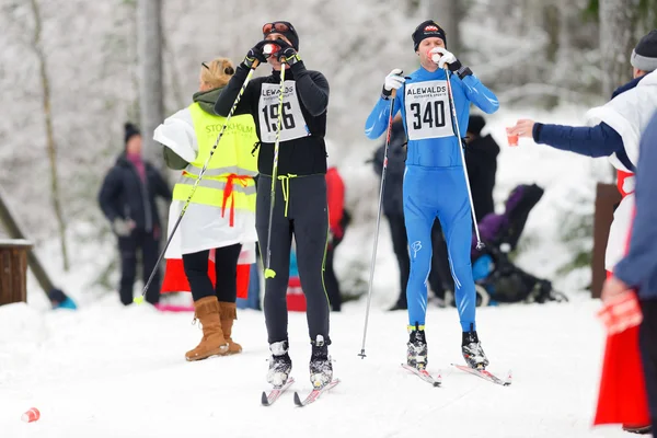 Maratona di sci in stile classico di sci nordico . — Foto Stock