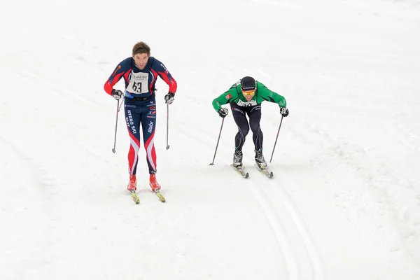 Elis Weslien à Claes Theander strijden voor de overwinning in — Stockfoto