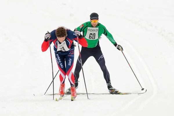 Elis Weslien à Claes Theander strijden voor de overwinning in — Stockfoto