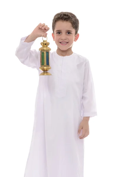 Niño musulmán vestido de blanco Djellaba Celebrando el Ramadán —  Fotos de Stock