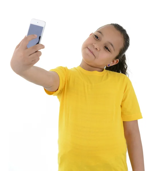 Jovem menina tomando um selfie — Fotografia de Stock