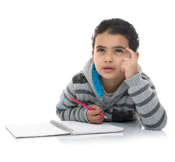 Estudiar al niño pensando para responder —  Fotos de Stock