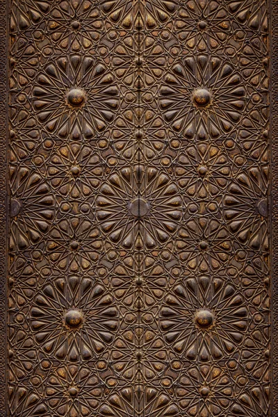 Decorativa porta d'arte in legno islamico — Foto Stock