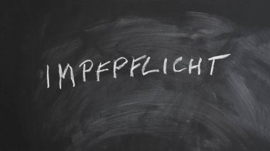 Impfpflicht Almancada zorunlu aşı olarak tercüme edilir