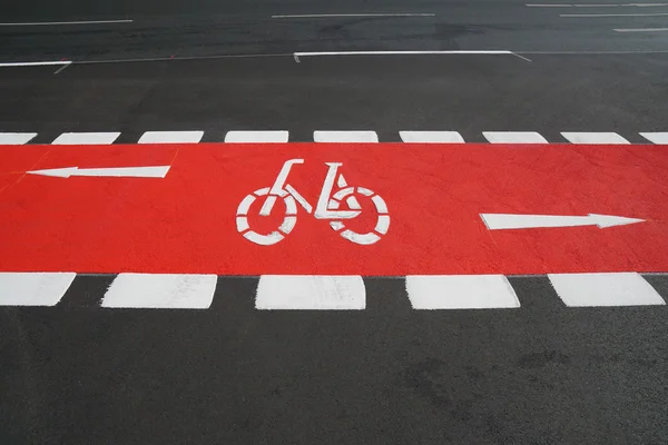 Bike lane painted red — Stock Photo, Image