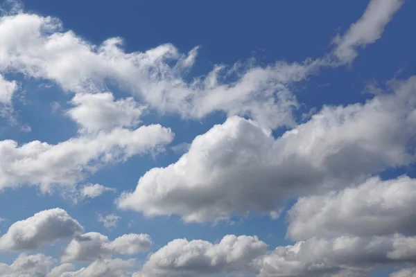 Bewölkter Himmel Voller Kumuluswolken — Stockfoto