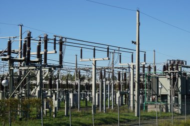 bir santral parçası olarak elektrik alt istasyonlar veya transformatör İstasyonu