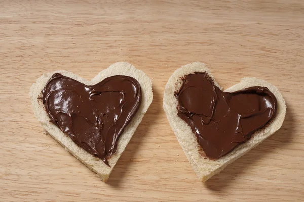 Coração em forma de pão Dia dos Namorados conceito — Fotografia de Stock