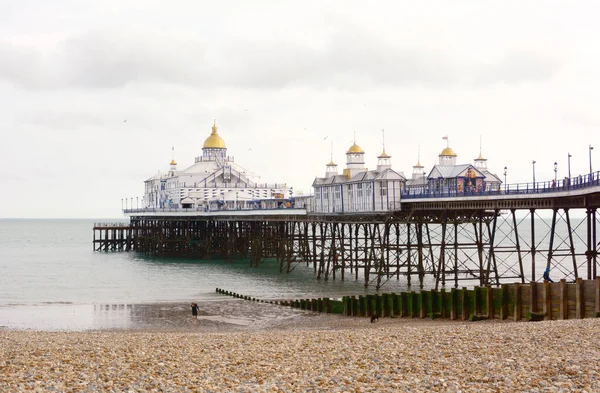 Eastbourne August 2019 300M Long Pleasure Pier Gold Topped Towers — Stock Photo, Image