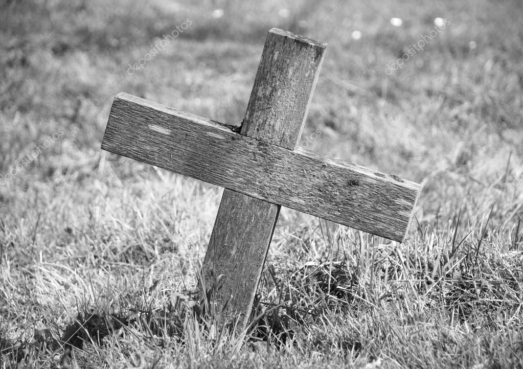 croix marquant une tombe en bois photographie sarahdoow croix marquant une tombe en bois photographie sarahdoow