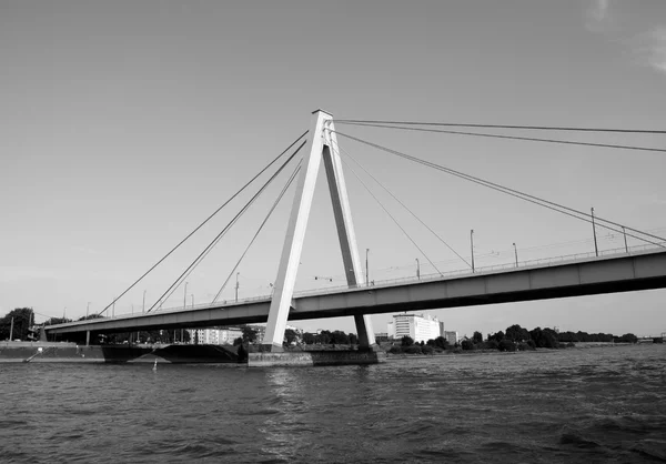Schwere Rheinbrücke in Köln — Stockfoto