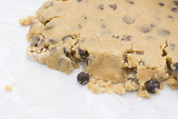 Close-up van kruimelig chocolate chip cookie deeg — Stockfoto