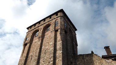 Yunanistan 'ın Athos Dağı' ndaki Hilandar Manastırı 'ndaki yüksek kule