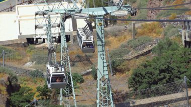 Santorini teleferiği Fira kasabasında, Santorini adası Yunanistan 'da