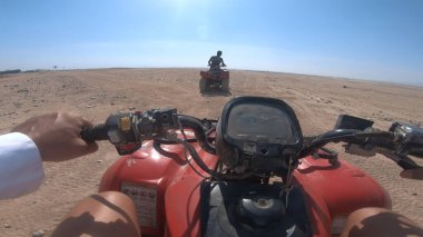 Mısır Çölü 'nde ATV sürüşü