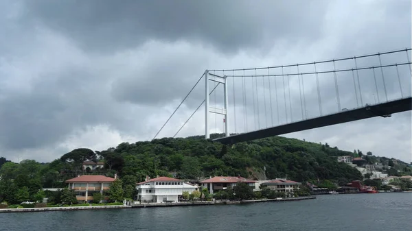 Prachtig Uitzicht Naar Bosporus Brug Vanaf Bosporus Tour Boot Prachtige — Stockfoto