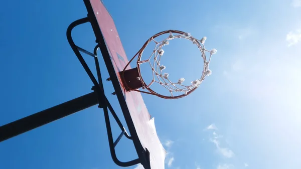 Basket Ball Hoop Bellow Sunny Day Blue Sky — Stock Photo, Image