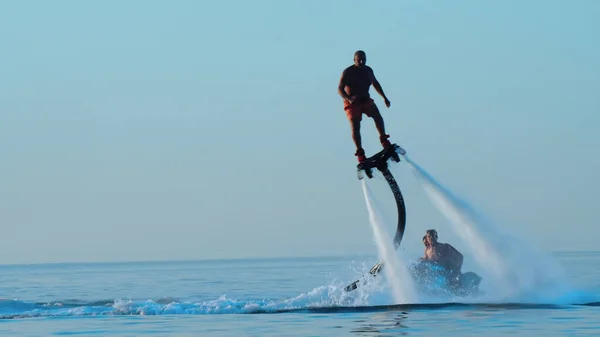 Santorini Grecia Ago 2019 Pilota Professionista Pro Fly Board Mare — Foto Stock