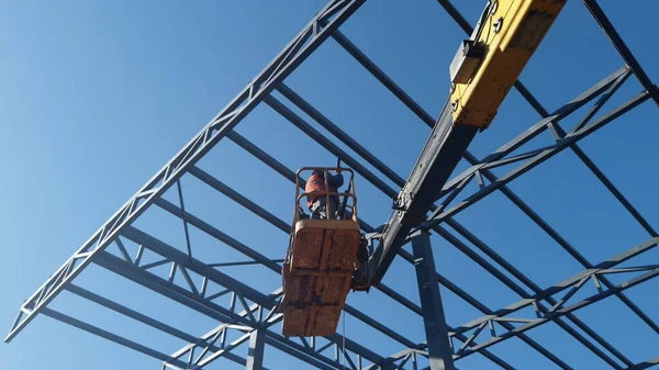 Catador Cereja Elevado Com Gatilho Local Construção — Fotografia de Stock