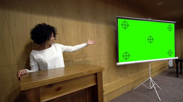 Beautiful Businesswoman Gives Report Presentation Her Business Colleagues Conference Room — Stock Photo, Image