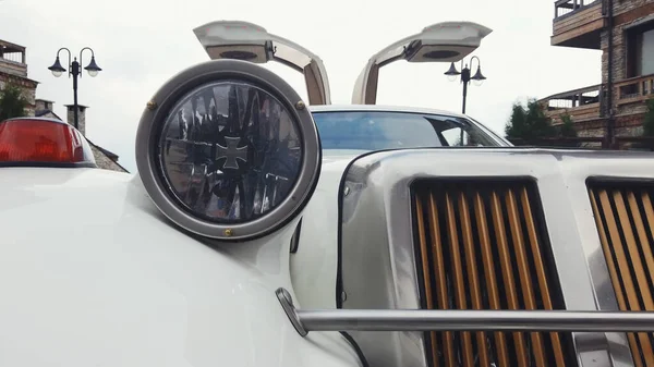 ティファニー リムジン写真素材 ロイヤリティフリーティファニー リムジン画像 Depositphotos