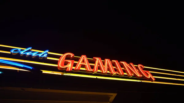 Neon Cazinou Semn Club Video Iluminare Jocuri Timp Noapte — Fotografie, imagine de stoc