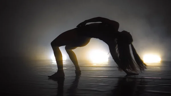 Sexy Frau Tanzt Modernes Ballett Und Zeitgenössisches Choreographie Konzept Dunklem — Stockfoto