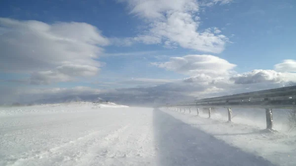Snowdrift Carretera Montaña Cerrada — Foto de Stock