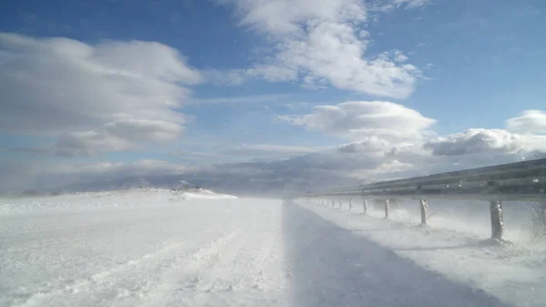 Snowdrift Sur Route Montagne Fermée — Photo