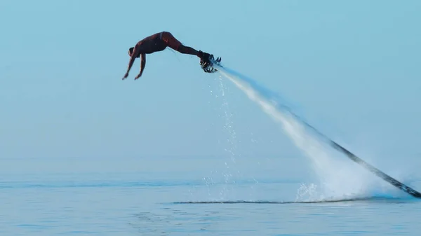 Santorini Grecia Ago 2019 Uomo Fly Board Sport Estivi — Foto Stock