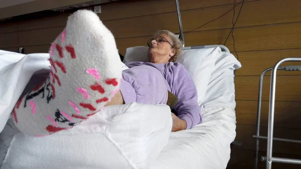 Serene Old Woman Keeping Bed Hospital — Stock Photo, Image