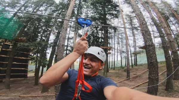 Man Descends Zip Line Rope Sport Extreme Park — Stock Photo, Image