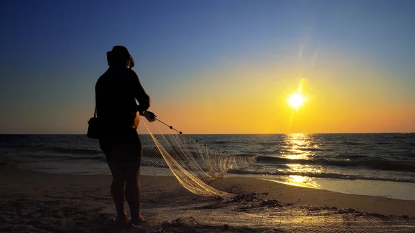 Fishermen Fishing Early Morning Golden Light Manual Hand Pulling Net — Stock Photo, Image