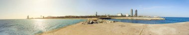 Güzel huzurlu panoramik Barcelona, gündoğumu, Catalunya İspanya