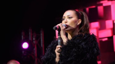 Bansko, Bulgaristan - 08 Sep, 2019: Sırp ünlü şarkıcı Ceca Raznatoviç Bulgaristan 'ın Bansko kentinde bir konser veriyor