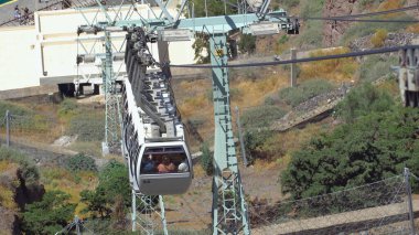 Santorini teleferiği Fira kasabasında, Santorini adası Yunanistan 'da