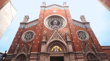 İstanbul 'un en büyük Katolik kilisesi olan Padualı Aziz Anthony' nin başlıca cephesi. Beyoğlu ilçesi, Türkiye